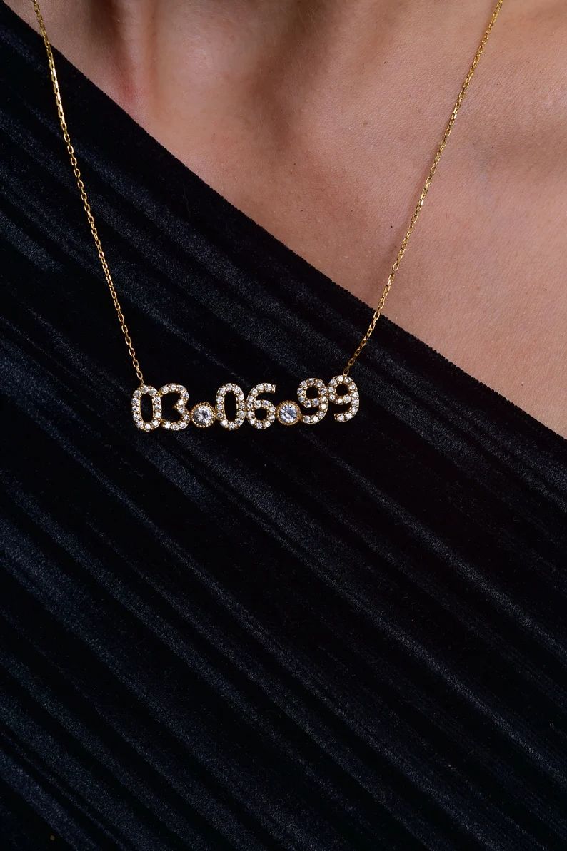 Date Necklace